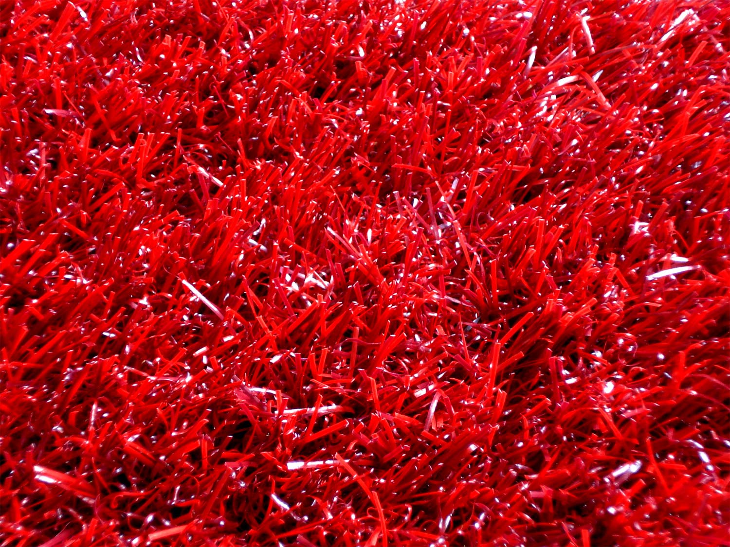 gazon synthetique rouge brillant ignifug